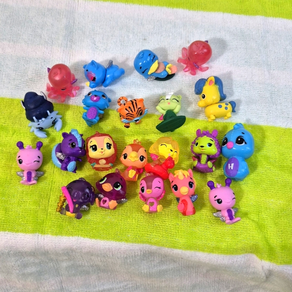 Hatchimals  Lot Of 21 Mini Mixed Lot